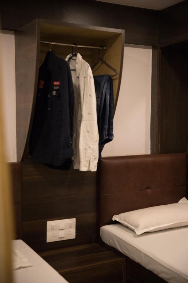 Hotel Alibaba Mumbai Exterior foto