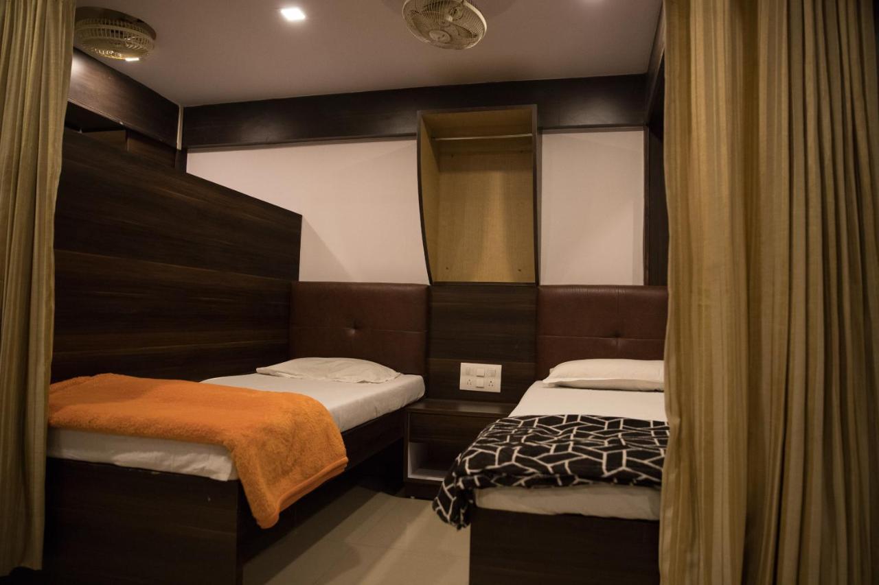 Hotel Alibaba Mumbai Exterior foto